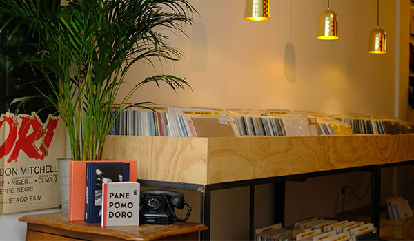 荷兰最好的唱片店——巴黎的妓院